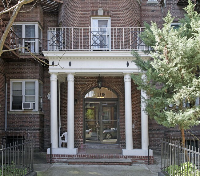 Entrance - 1570 East 14th Street Apartments