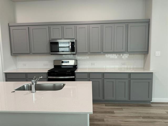 Building Photo - 3904 Kenwood Dr