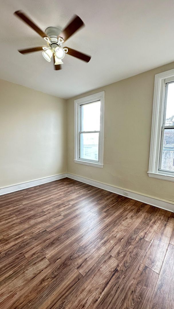 Building Photo - Modern Row - Strawberry Mansion