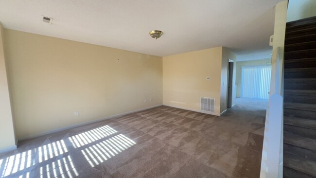 Building Photo - Spacious 3-Bedroom End Unit in Liberty Squ...