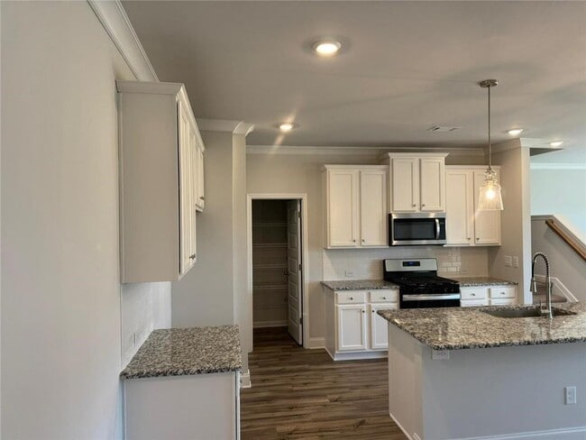 Building Photo - 3230 Westgate Park Dr