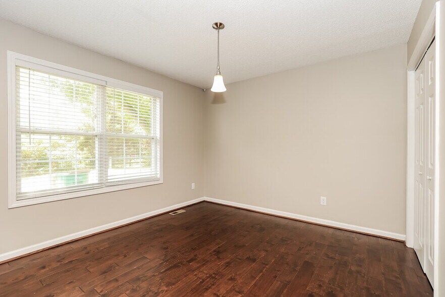 Building Photo - 2917 Hearthside Dr