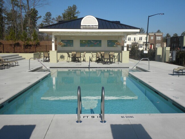 Building Photo - Upscale Condo in Popular Davis Park!