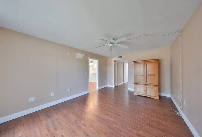 Building Photo - 2595 Countryside Blvd