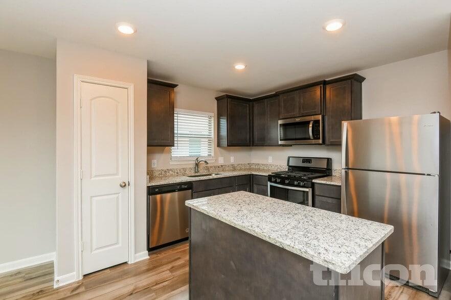 Building Photo - 300 Micah Ln