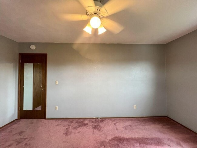 Building Photo - 1602 Meadow Ln