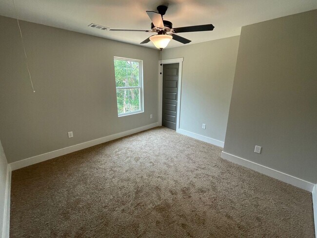 Building Photo - 249 Madison Heights