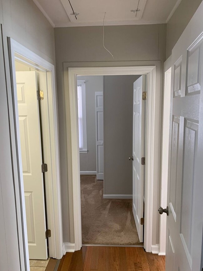 Building Photo - 2 bd. 1 bath  home : 786 sq. ft-  Kingsport