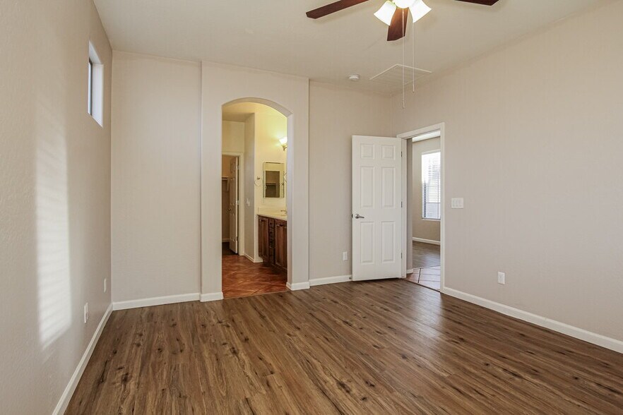 Building Photo - 2543 W Old Paint Trail