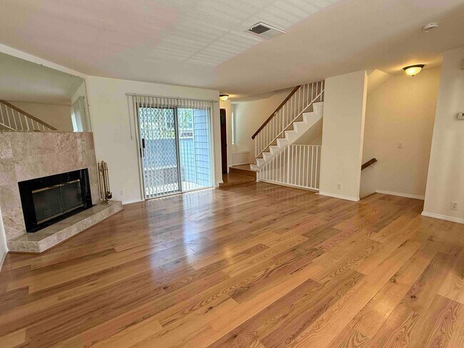 Building Photo - Gated Community - Updated Harbor City Townhome - 3 bed / 2.5 bath
