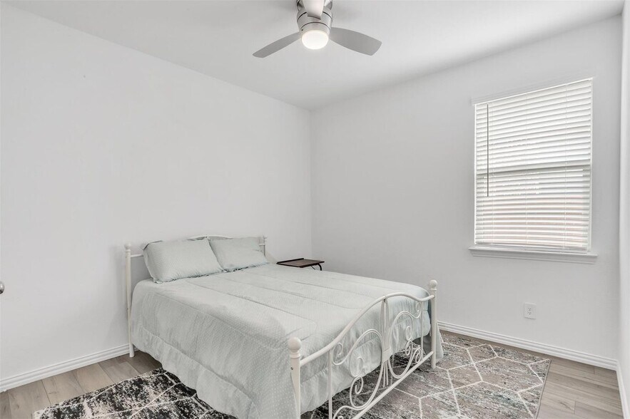 Building Photo - 3220 Sioux Trl