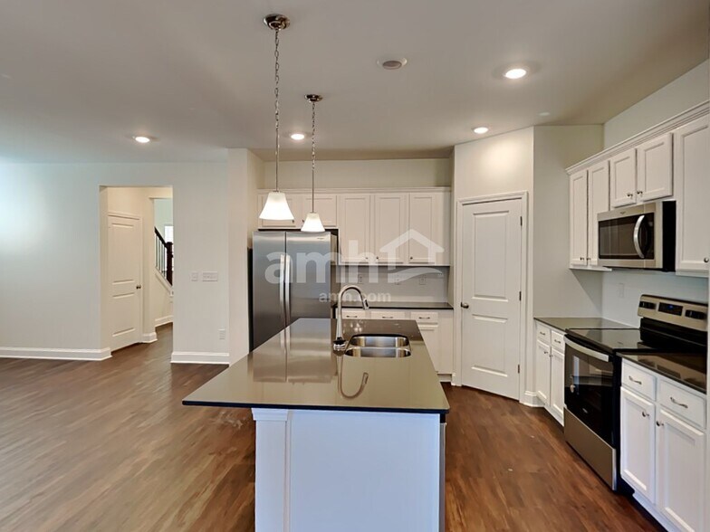 Building Photo - 551 Rivermist Dr