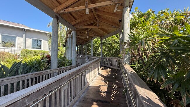 Building Photo - 11000 S Ocean Dr