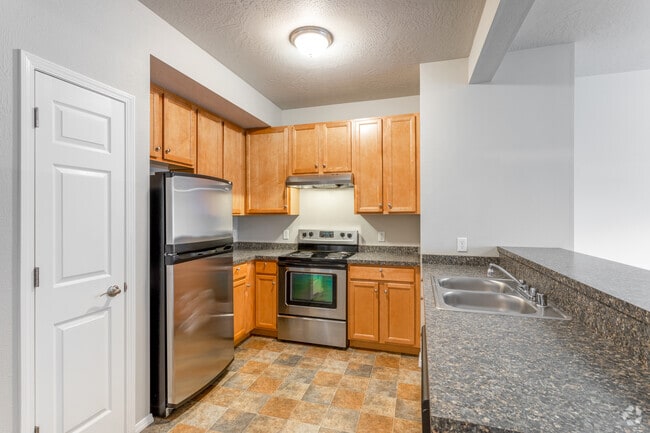 2BR, 1BA - 849 SF - Ashlyn Place Apartments