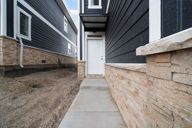 Building Photo - Brand new 3 bed 2.5 bath townhome