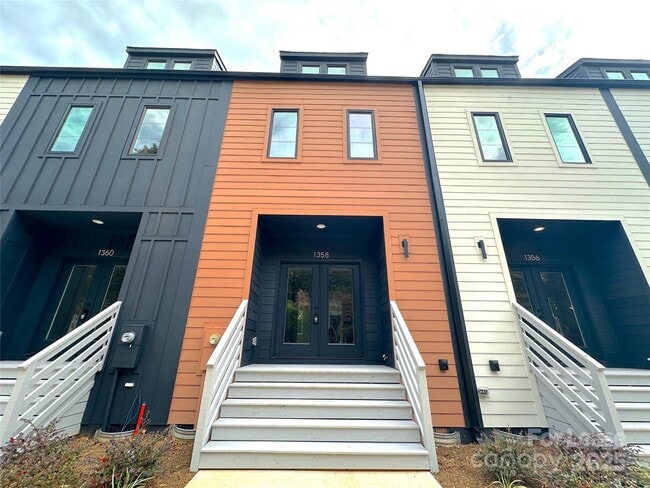 Primary Photo - 1358 Briar Creek Rd