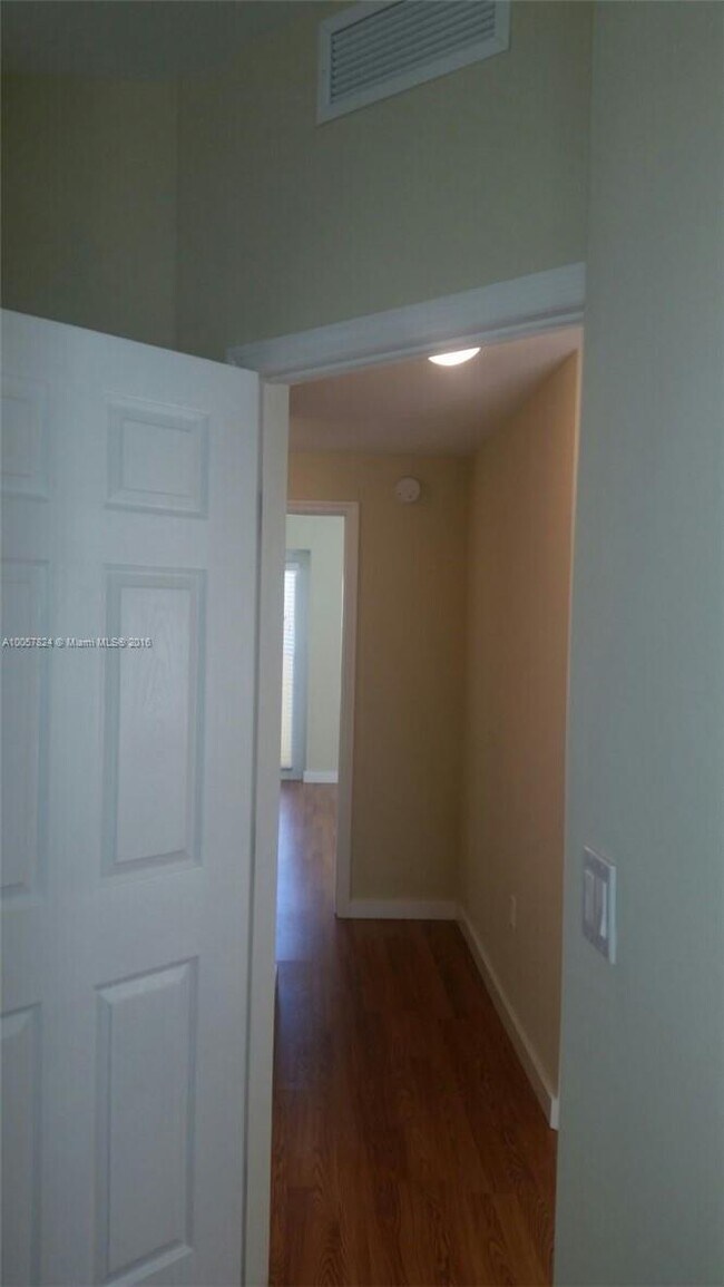 Building Photo - 18429 NE 28th Ave