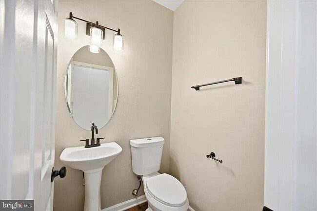 Building Photo - 3706 Singleton Terrace