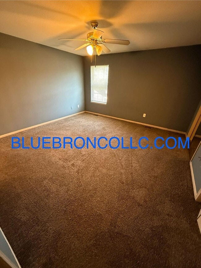 Building Photo - Great price for this spacious updated 2 be...