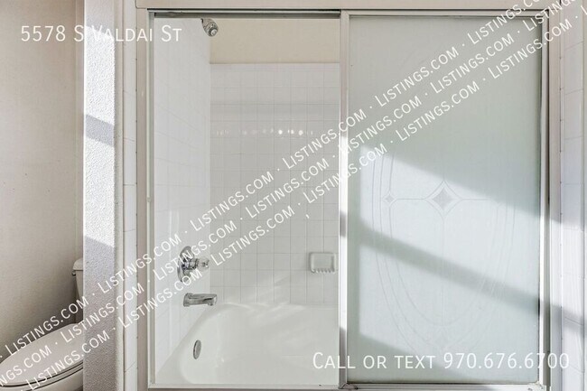 Building Photo - 5578 S Valdai St