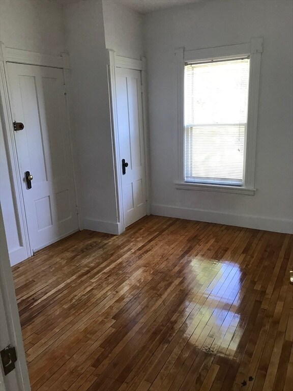 Building Photo - 123 Mayfield St