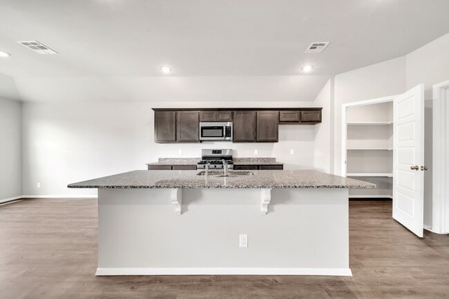Building Photo - 7522 E 160th Pl S