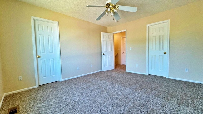 Building Photo - Fantastic Updated 3 Bed 3 Bath in Cherry Creek Schools Great Backyard 2 Car Garage