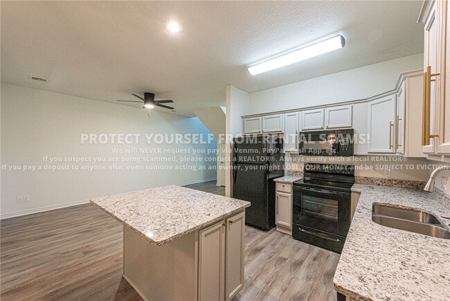 Building Photo - 766 W Breeze Cove