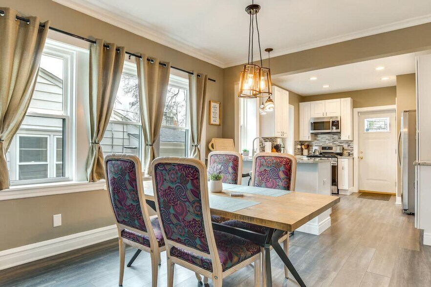 Building Photo - 1546 Fowler Ave