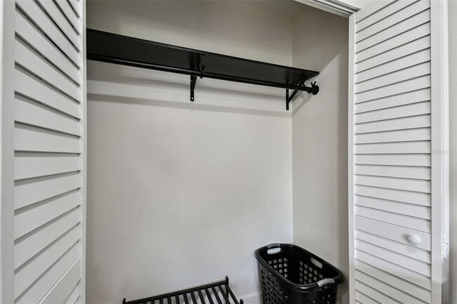 Building Photo - 9032 Mission Oaks Blvd