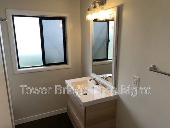 Building Photo - 5724 Callister Ave