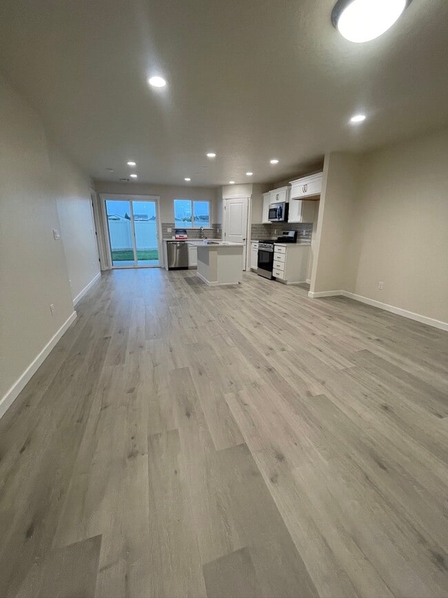 Building Photo - 1581 Witt St