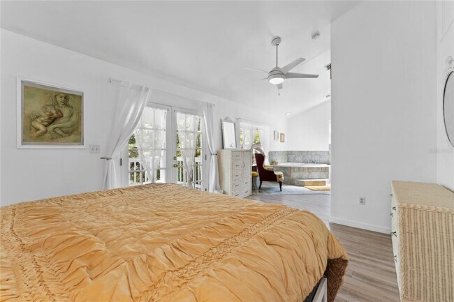 Building Photo - 515 Crystal Beach Ave