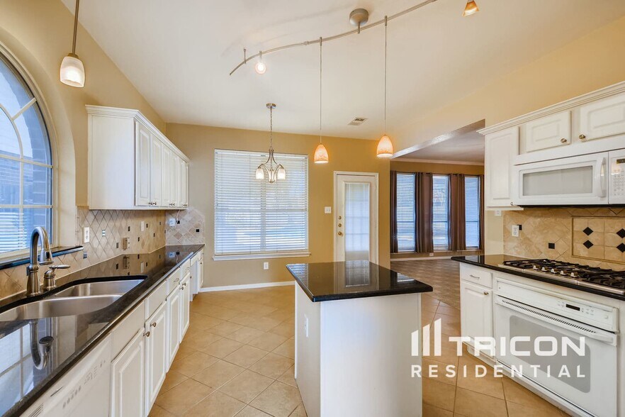 Building Photo - 6308 Pierce Arrow Dr