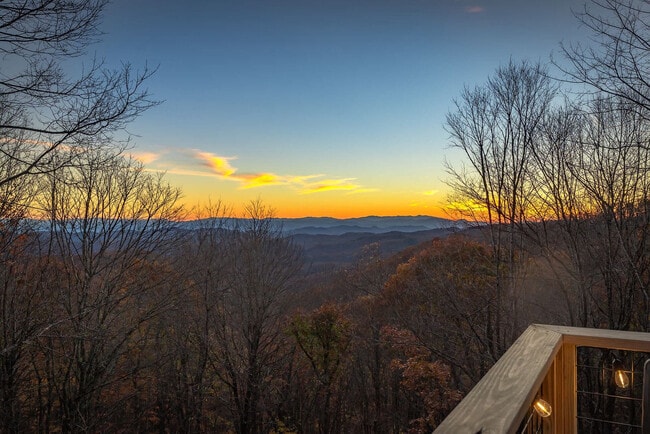 Building Photo - 585 Granny Lewis Ln