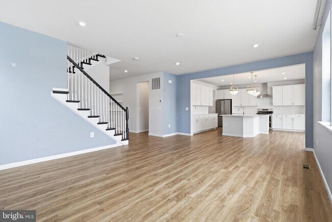 Building Photo - 10302 Spotswood Dr