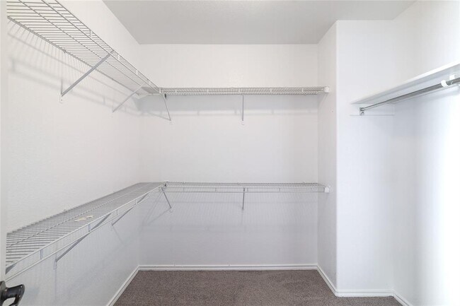 Building Photo - 315 Settlers Home Dr