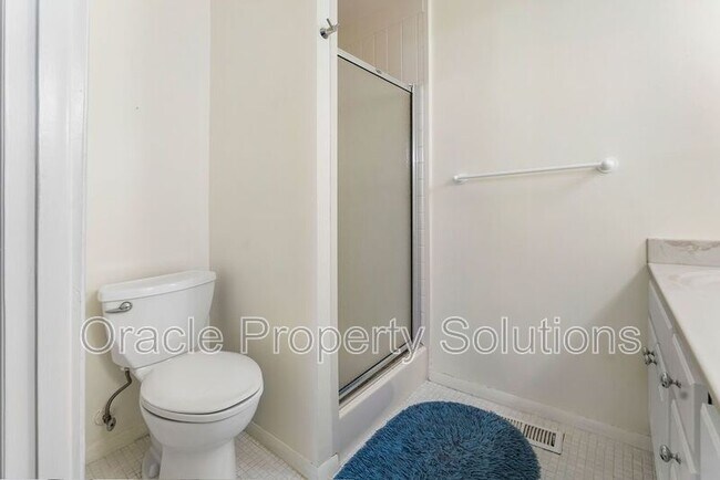 Building Photo - 5360 Red Lake Ct