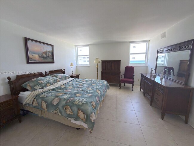 Building Photo - 2401 Collins Ave