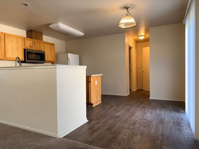 Building Photo - 1277 Sunrise Dr
