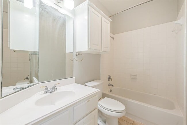 Building Photo - 5506 Langhorne Ct