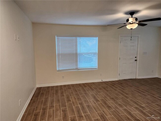 Building Photo - 14 E Champion St