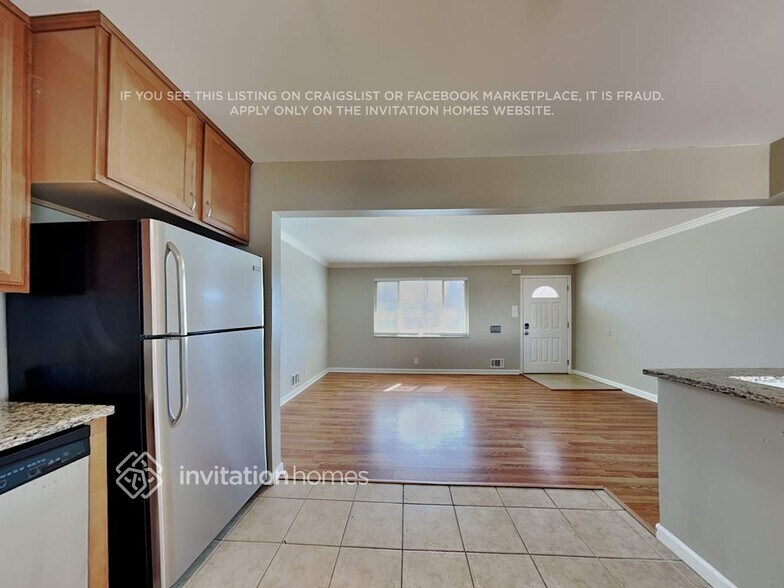 Building Photo - 1909 E 116th Ave