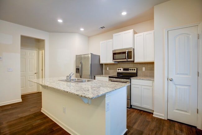 Building Photo - 44 Chastain Cir