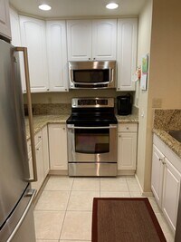 Building Photo - Resort-Style Living in the Heart of Scotts...