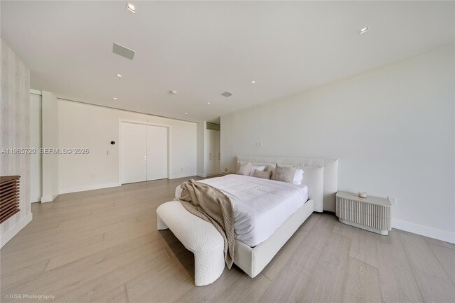 Building Photo - 420 N Hibiscus Dr