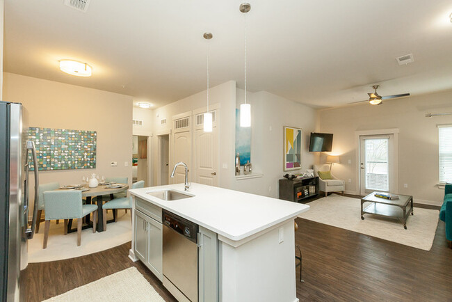 Building Photo - 109 Residences Ln