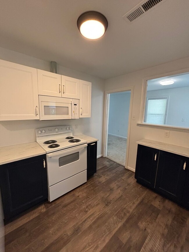 Building Photo - 1202 Wilkins Dr