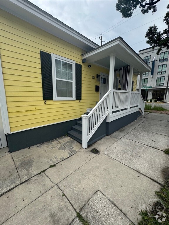 Building Photo - 321 W 31st St