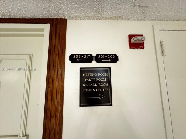 Building Photo - 18151 NE 31st Ct